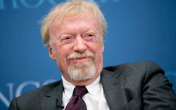 Phil Knight - cha đẻ của hãng giày Nike